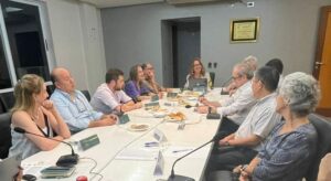 Na primeira reunião da gestão 2023-2026, a presidente Rosana Ceribelli Nechar destacou a importância para ações que promovam o incremento do quadro associativo da entidade