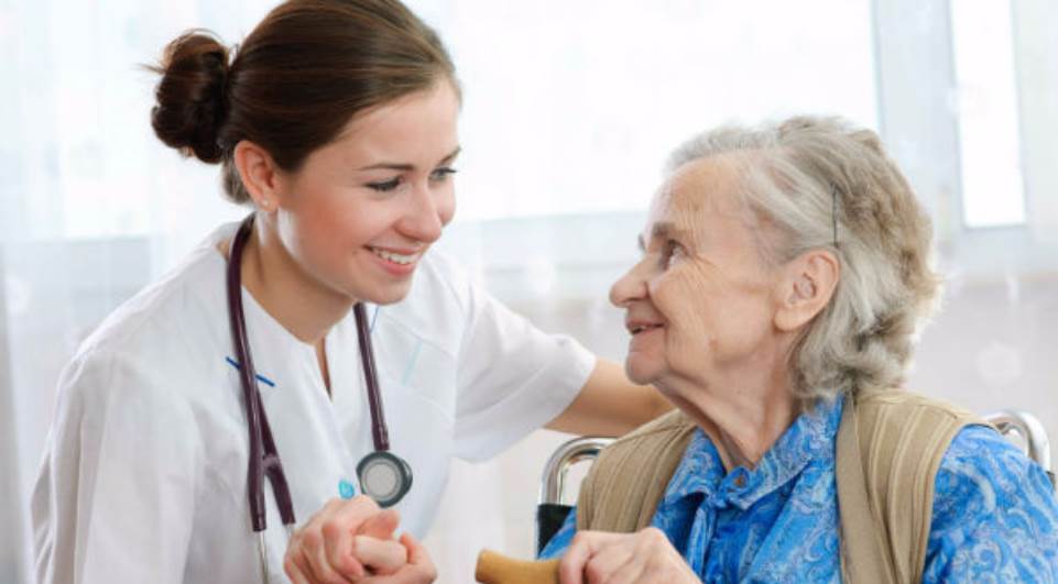 Qualidade de vida de idosos vai além da medicina