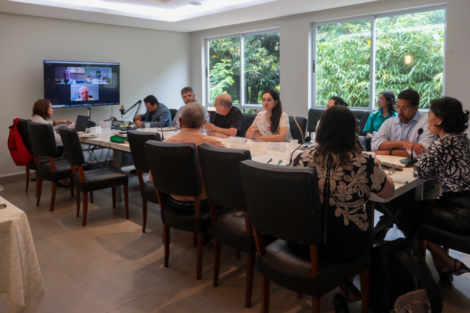 Reunião do NAP debate importância da publicação de artigos científicos